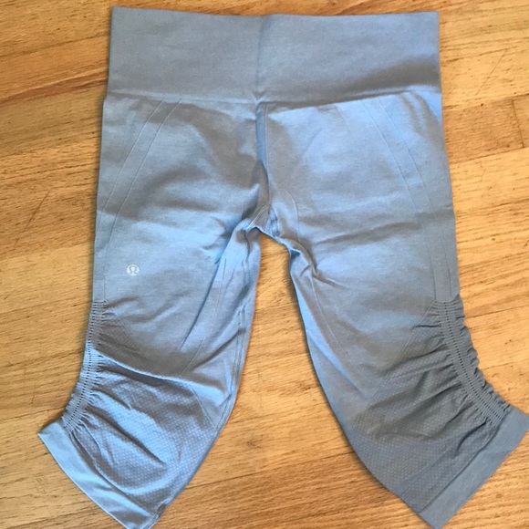 Lululemon “In the Flow” Leggings - Picture 2 of 3